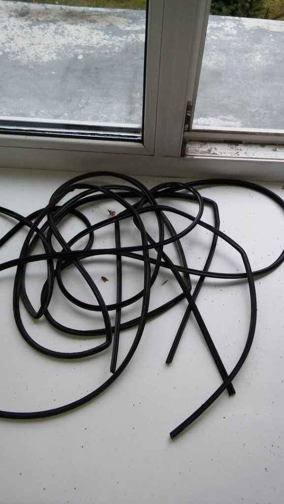 Замена уплотнителя на пластиковом окне в Набережных Челнах