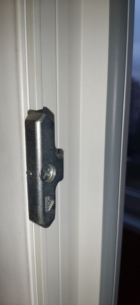 Регулировка ответной планки на окне